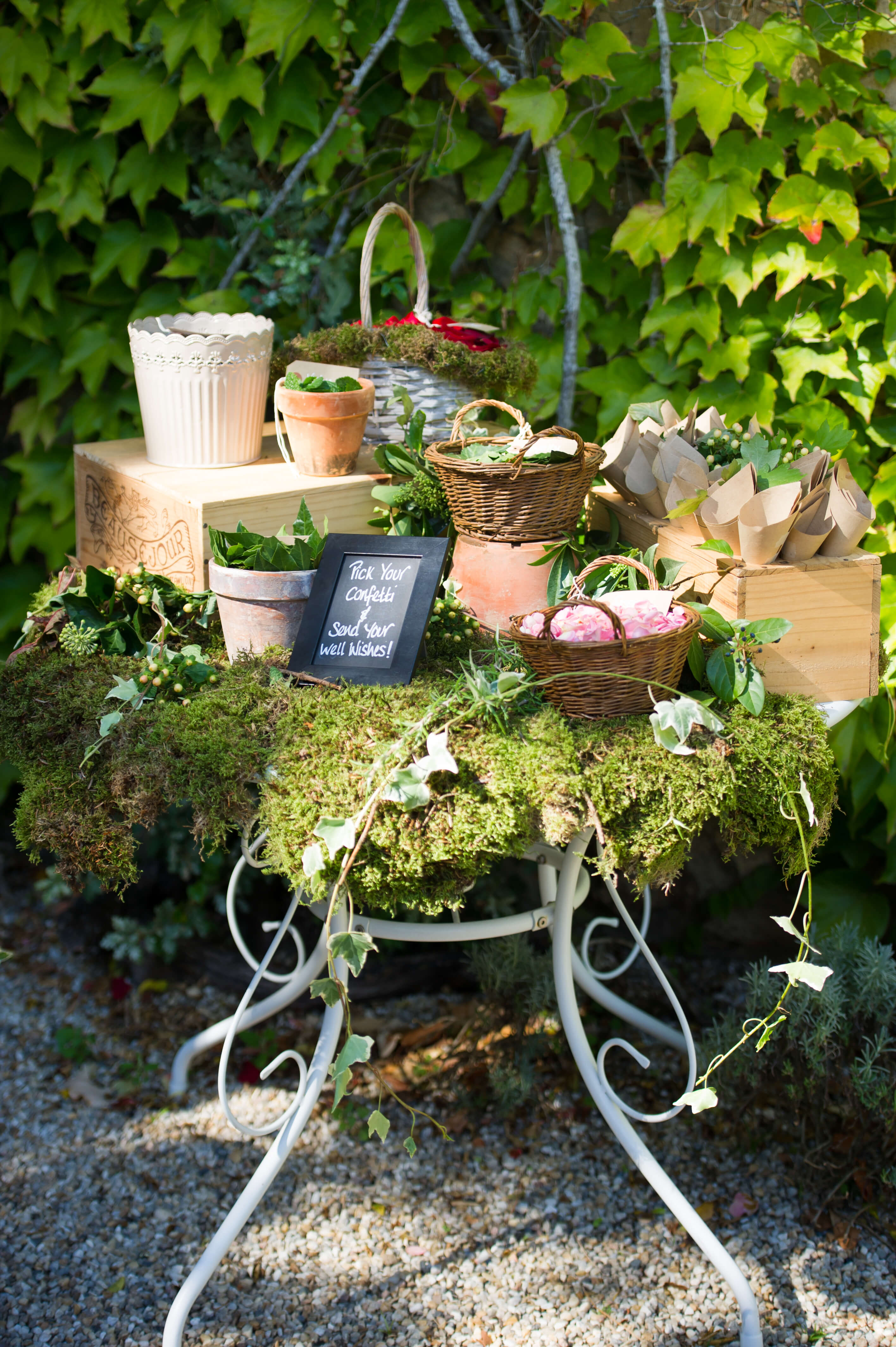 confetti bar at chateau rigaud wedding